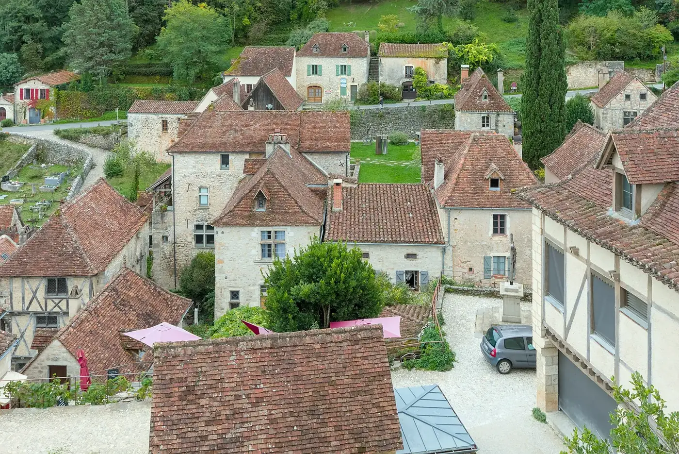 Les toits de Saint-Cirq-Lapopie vus du château